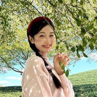 他从火光中走来